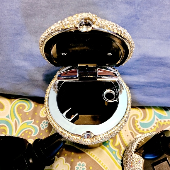 Bling Car Accessories Set - Picture 2 of 4